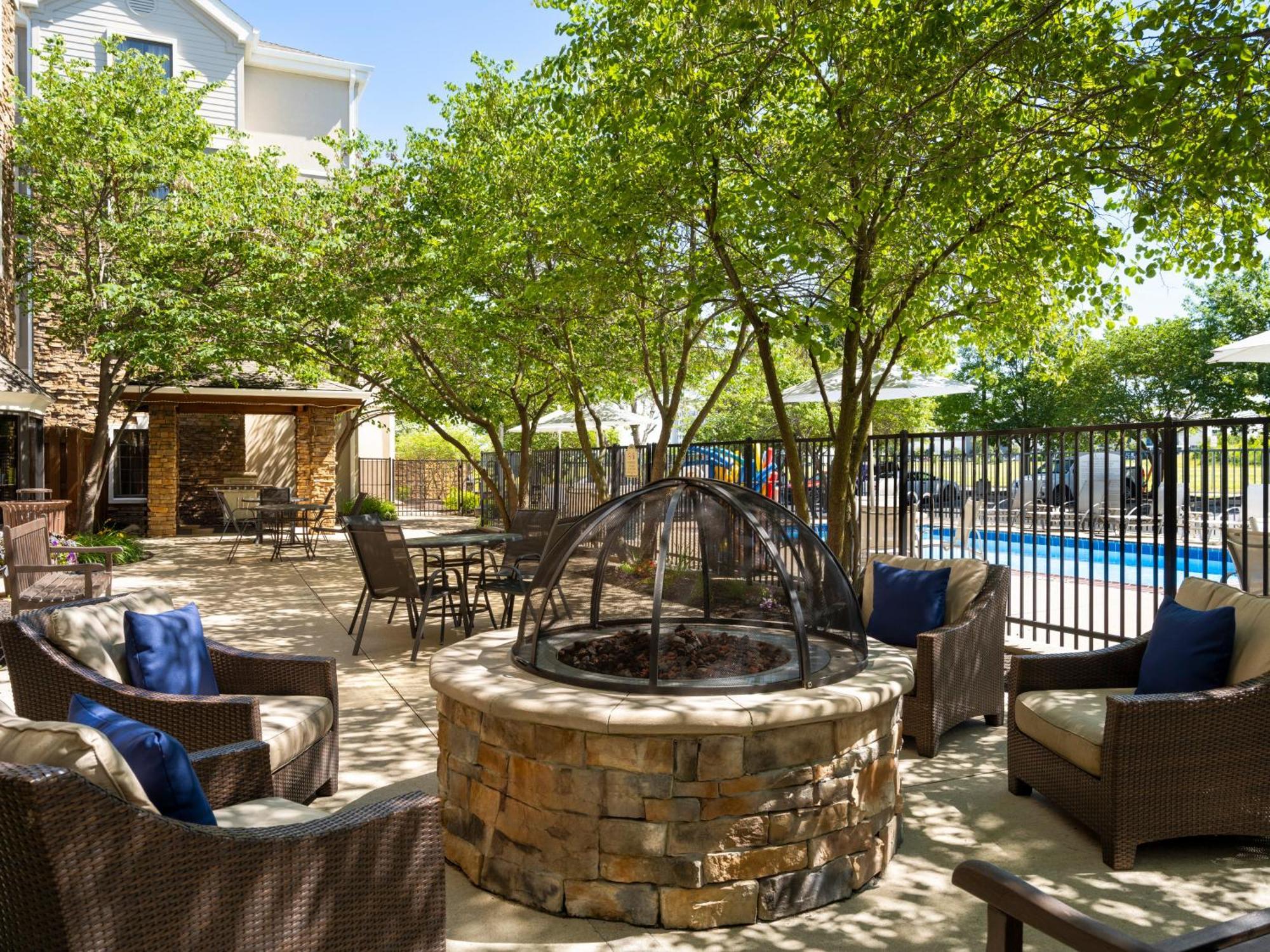 Staybridge Suites Indianapolis-Airport By Ihg Plainfield Extérieur photo